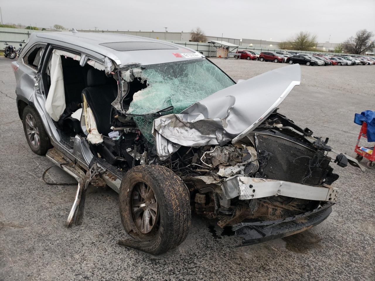 Photo 9 from auction – 2014 TOYOTA HIGHLANDER with VIN 5TDKKRFH1ES023523
