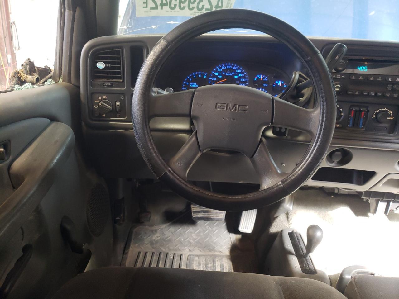 Photo 9 from auction – 2004 GMC NEW SIERRA with VIN 2GTEK19V541325709
