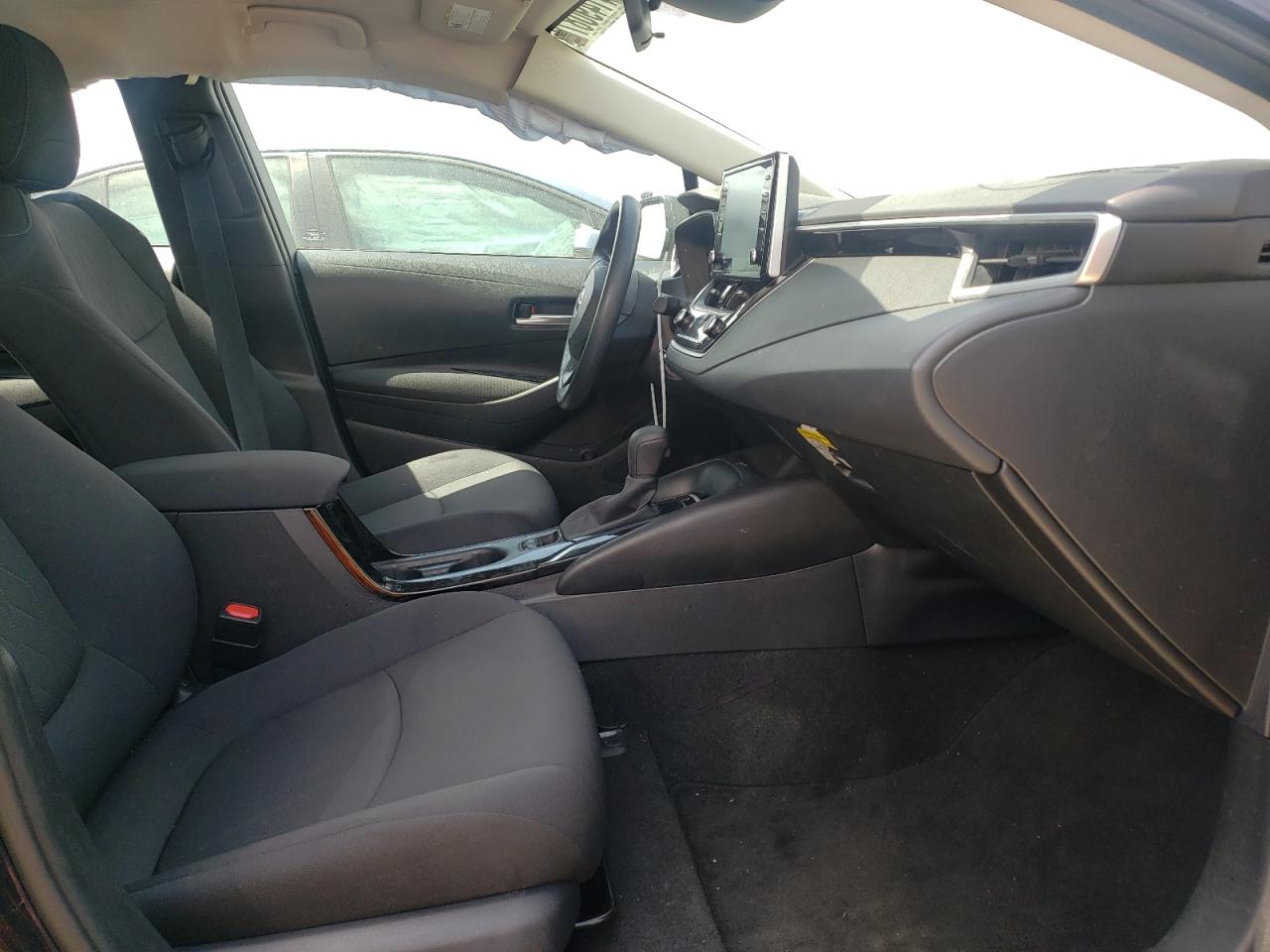 Photo 5 from auction – 2021 TOYOTA COROLLA LE with VIN 5YFEPMAE6MP160060
