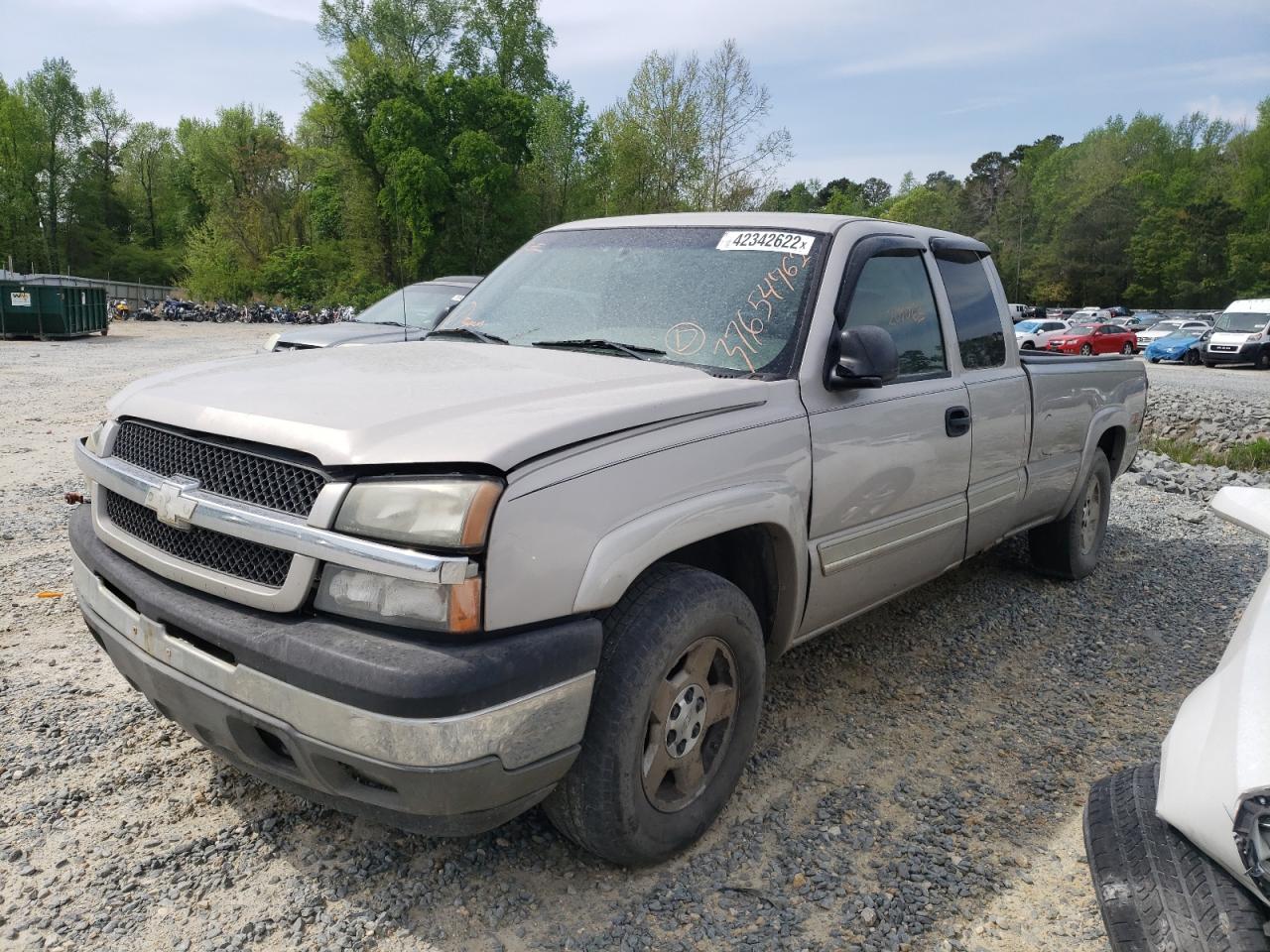 Photo 2 from auction – 2005 CHEVROLET SILVERADO with VIN 1GCEK19T15E173457