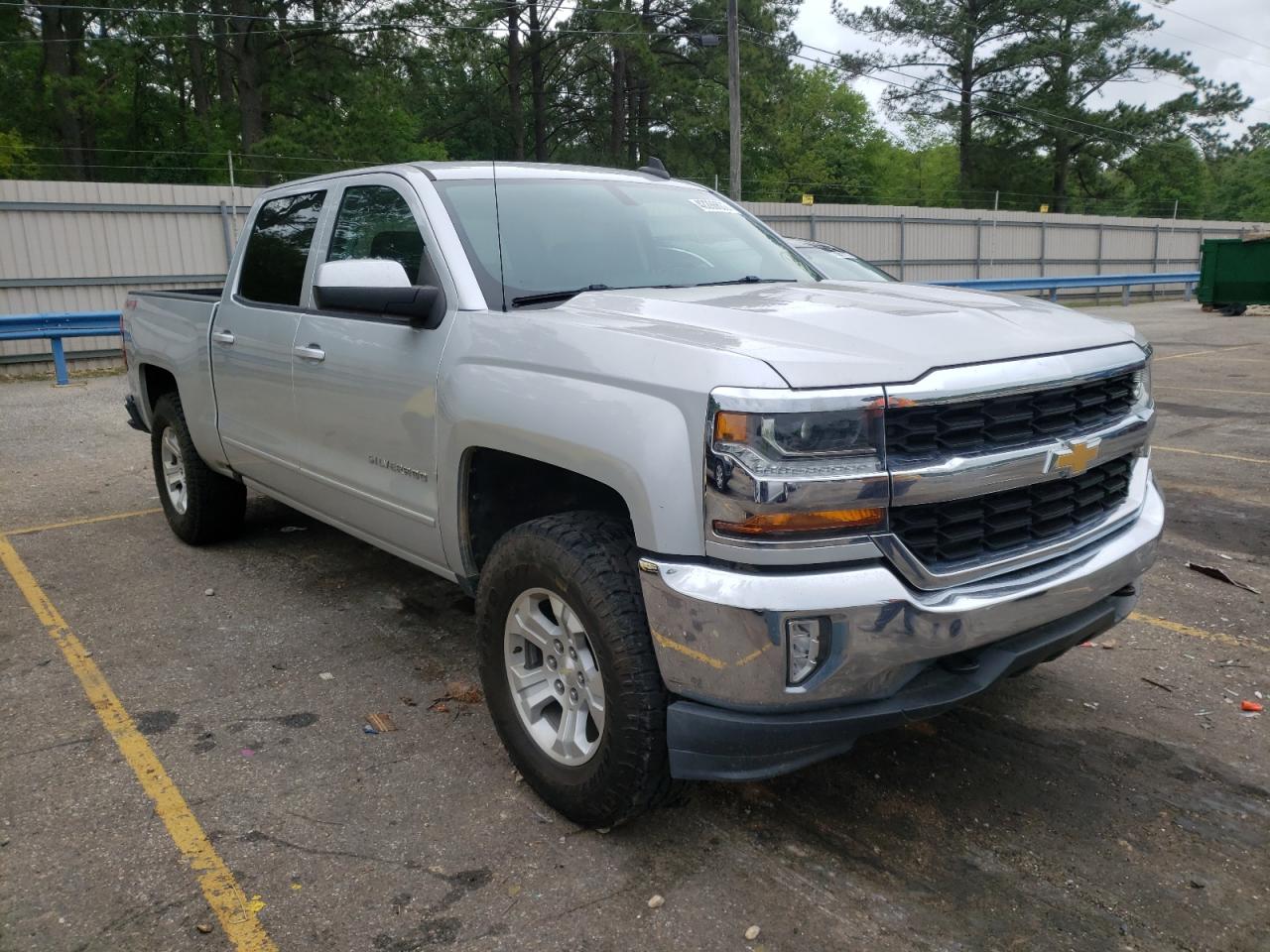 CHEVROLET SILVERADO 2017 with VIN 3GCUKREC7HG431655 - Photo from auction