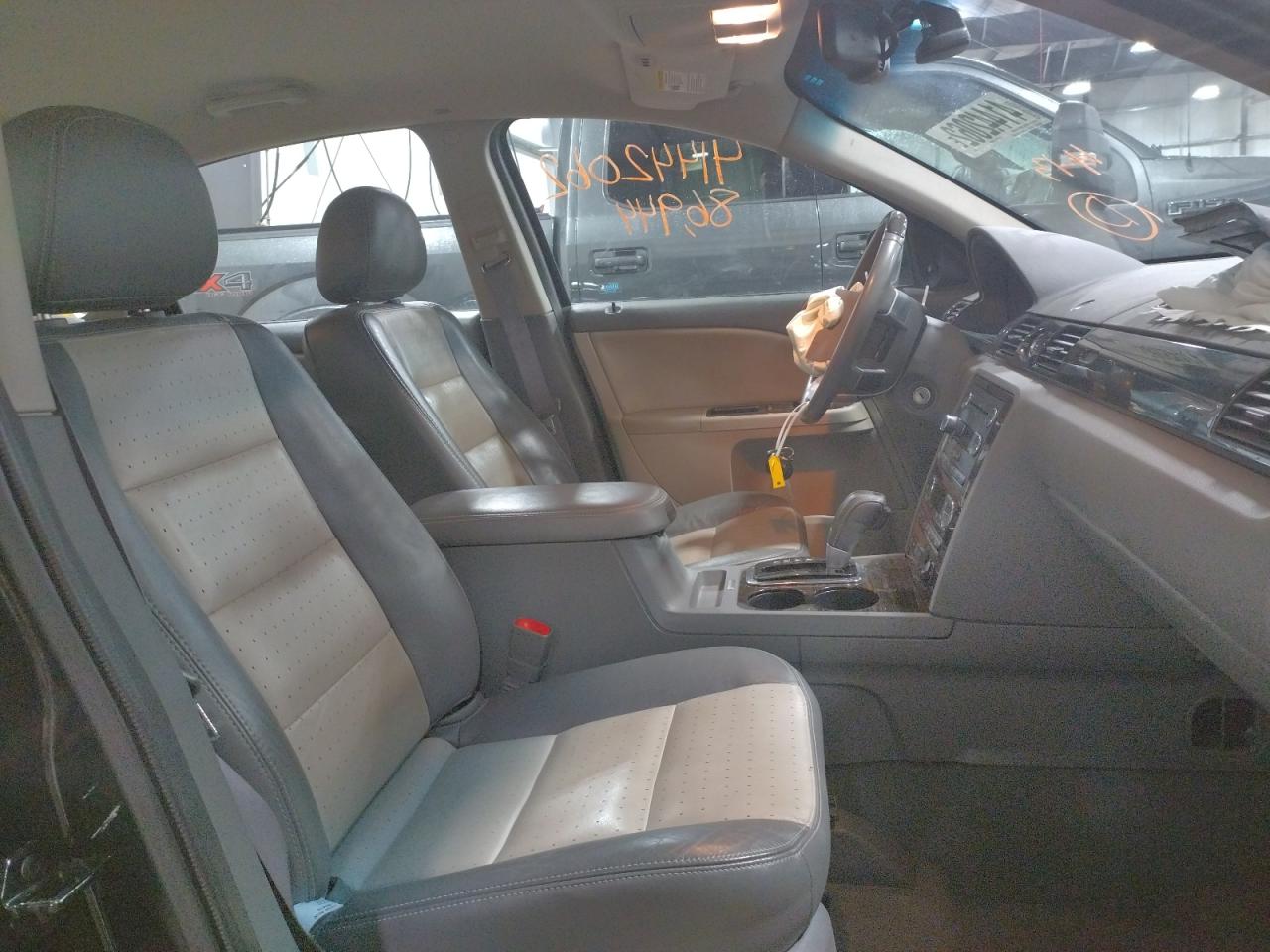Photo 5 from auction – 2008 MERCURY SABLE PREM with VIN 1MEHM42W08G620204