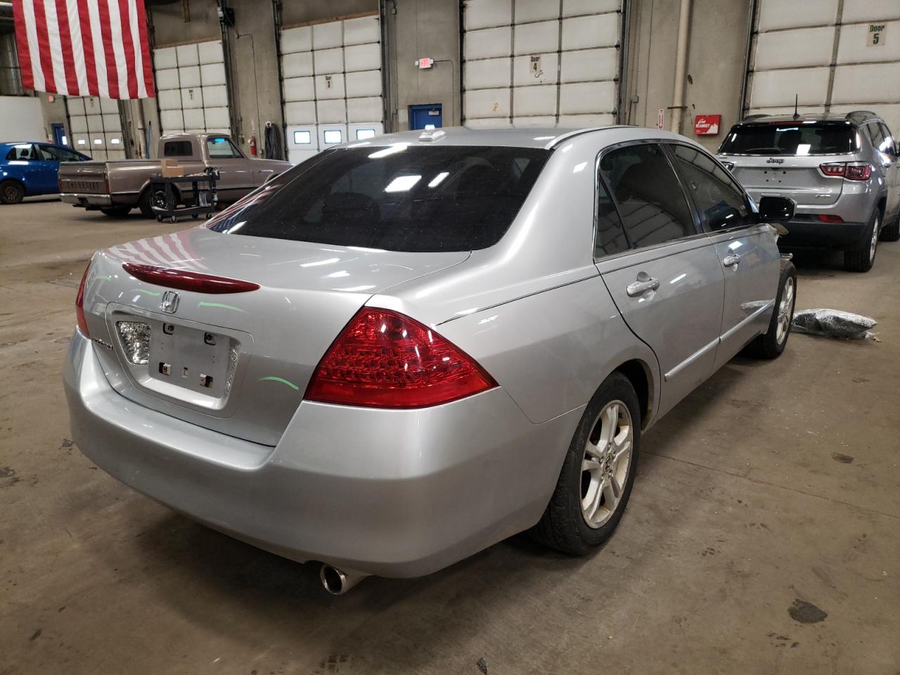 Photo 4 from auction – 2007 HONDA ACCORD with VIN 1HGCM558X7A004348