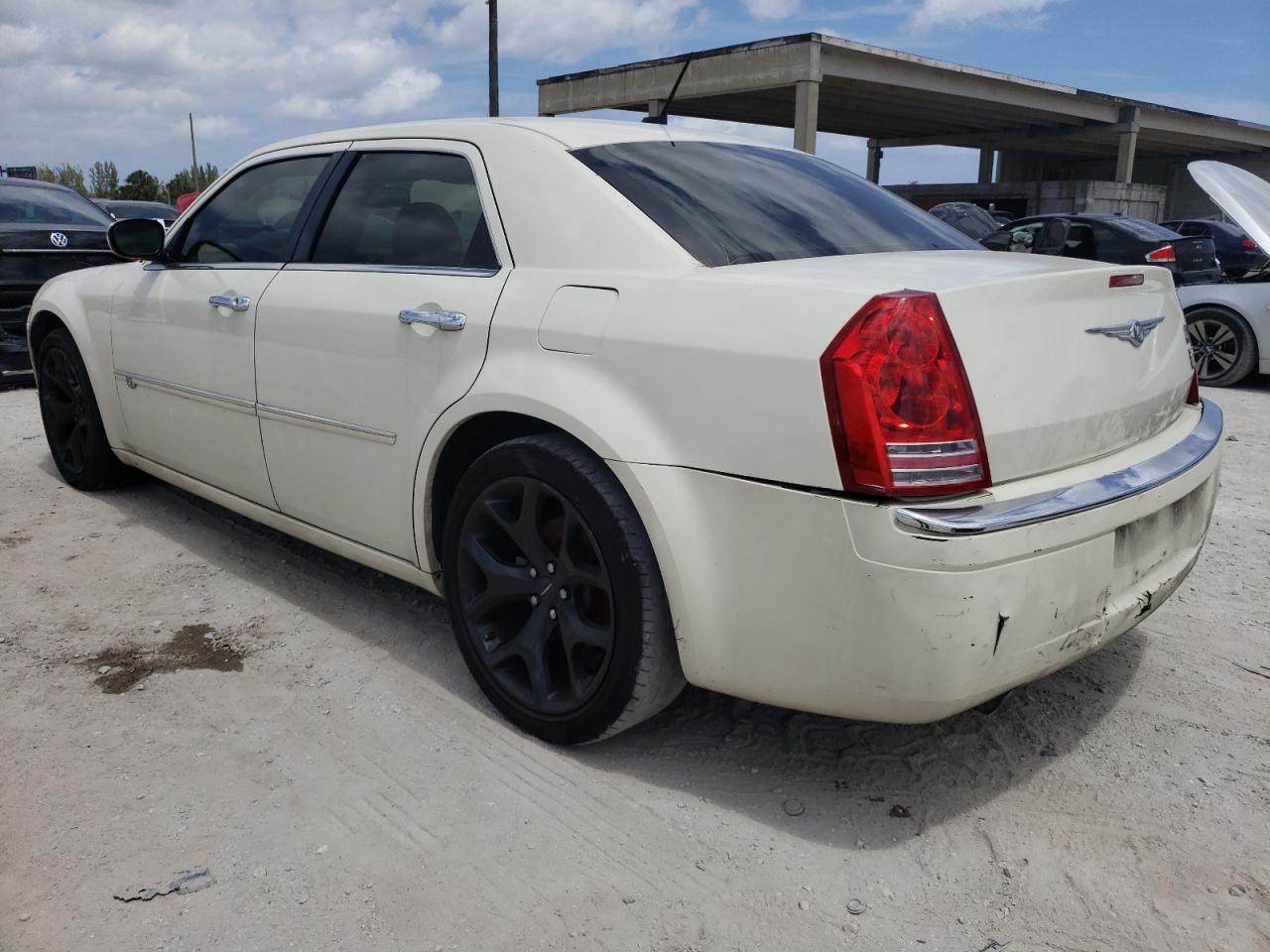 Photo 3 from auction – 2008 CHRYSLER 300C with VIN 2C3KA63H28H137849