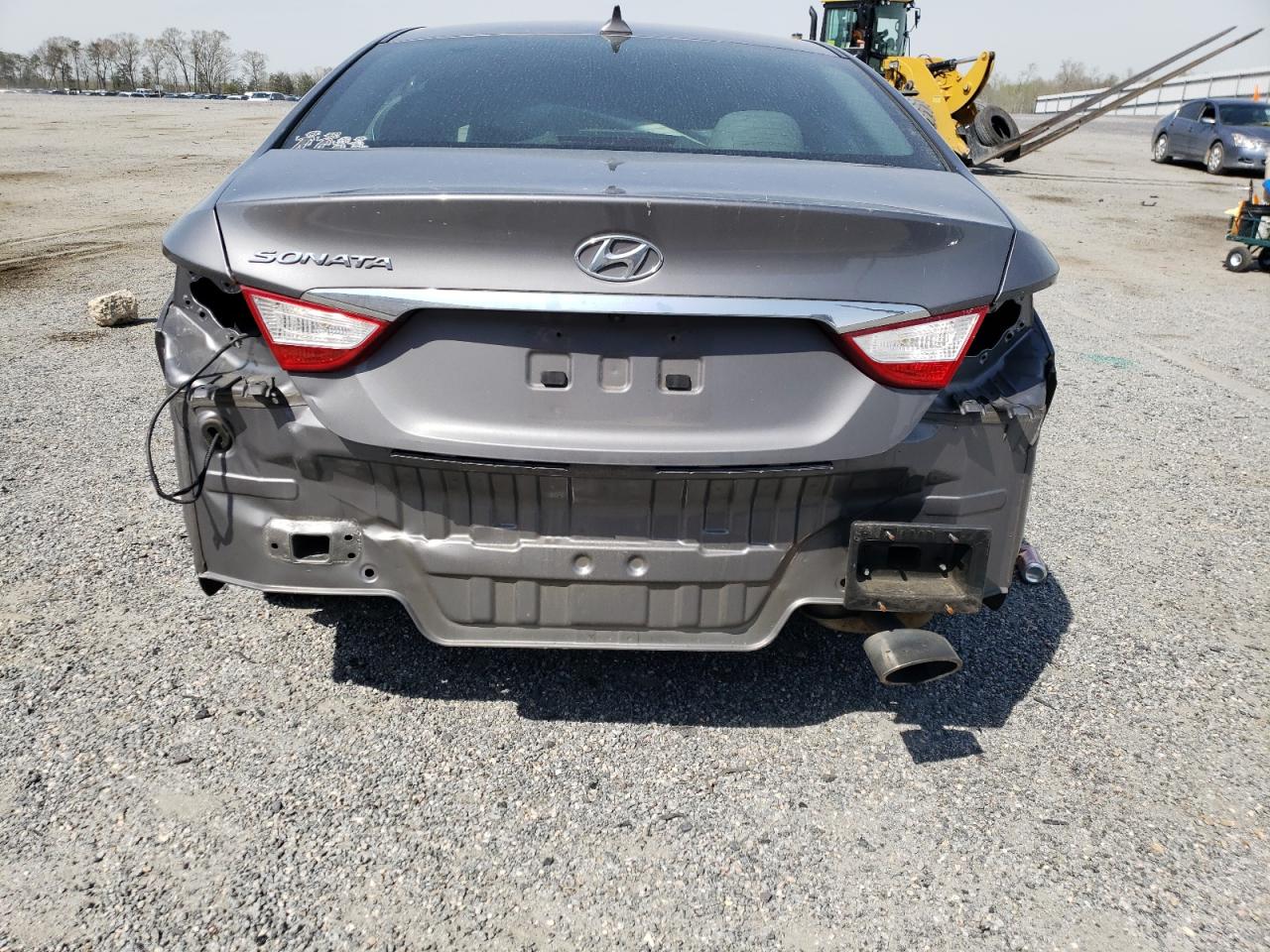 Photo 9 from auction – 2012 HYUNDAI SONATA SE with VIN 5NPEC4AC4CH388757