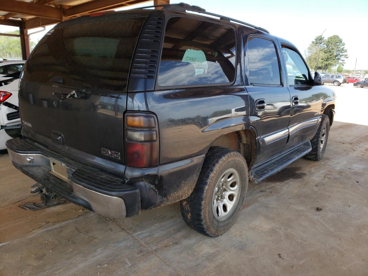 Photo 4 from auction – 2005 GMC YUKON with VIN 1GKEC13T65J221374