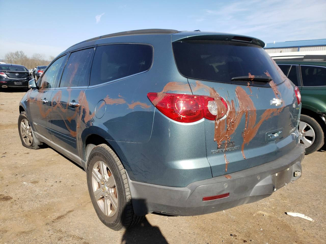 Photo 3 from auction – 2009 CHEVROLET TRAVERSE L with VIN 1GNEV23D29S165400