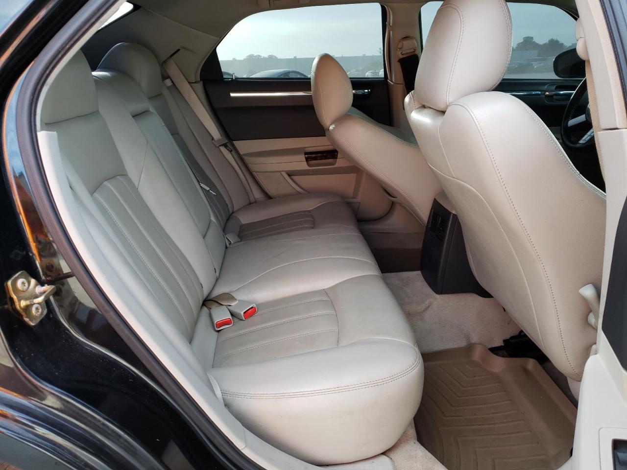 Photo 6 from auction – 2005 CHRYSLER 300C with VIN 2C3JA63H85H665869