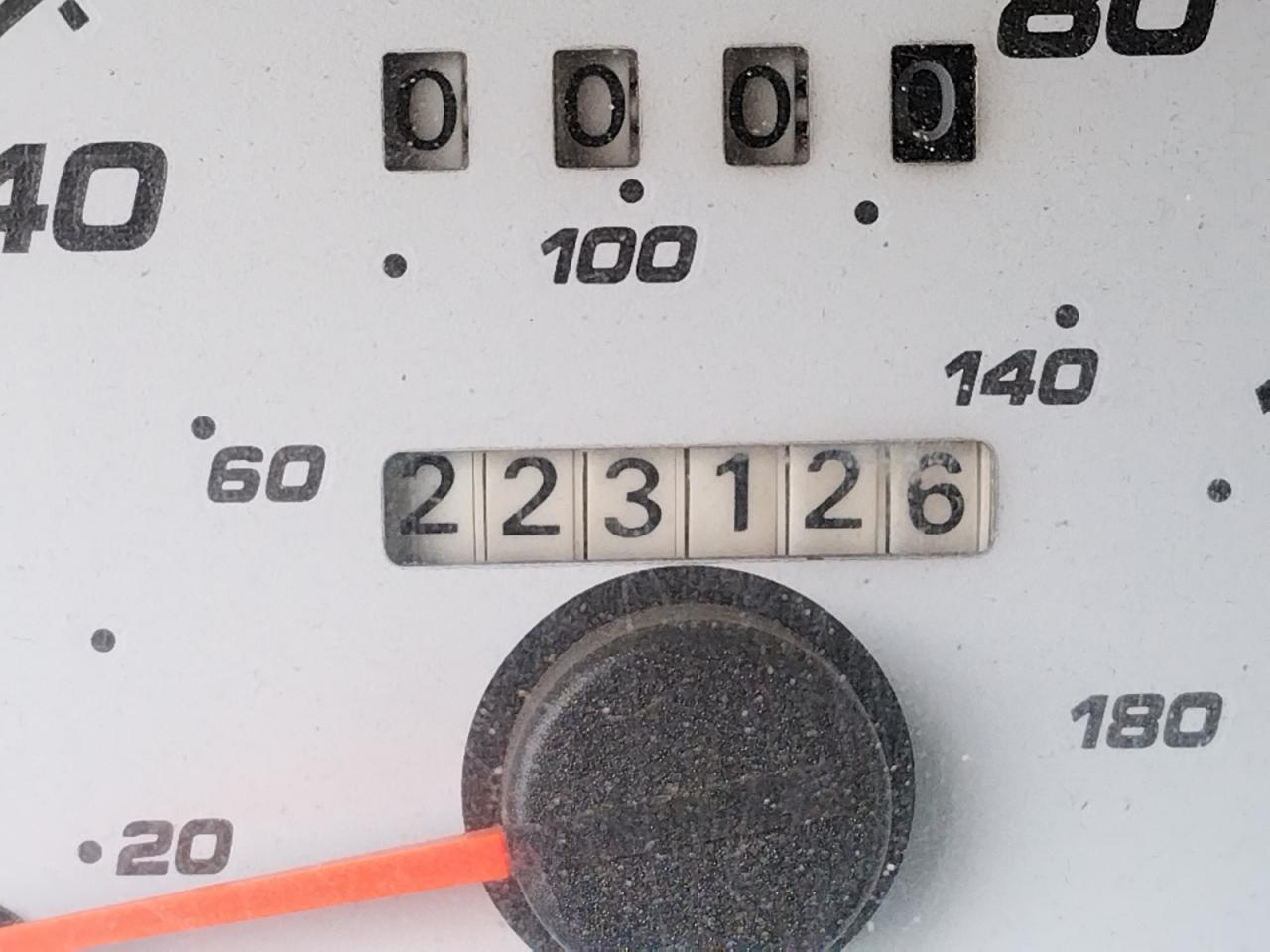 Photo 8 from auction – 2001 FORD EXPLORER S with VIN 1FMZU77E21UB99175