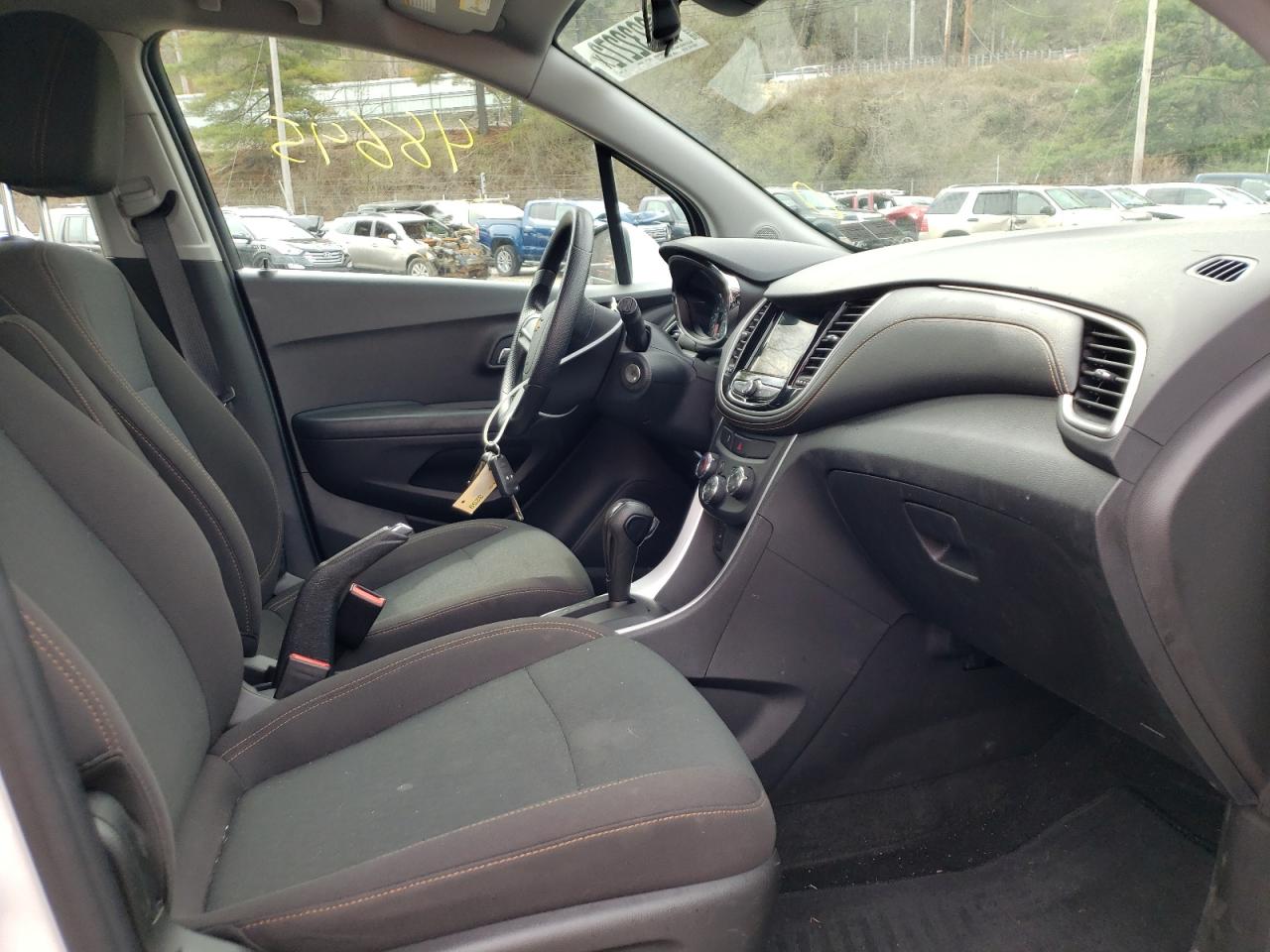 Photo 5 from auction – 2018 CHEVROLET TRAX LS with VIN KL7CJNSB0JB712498