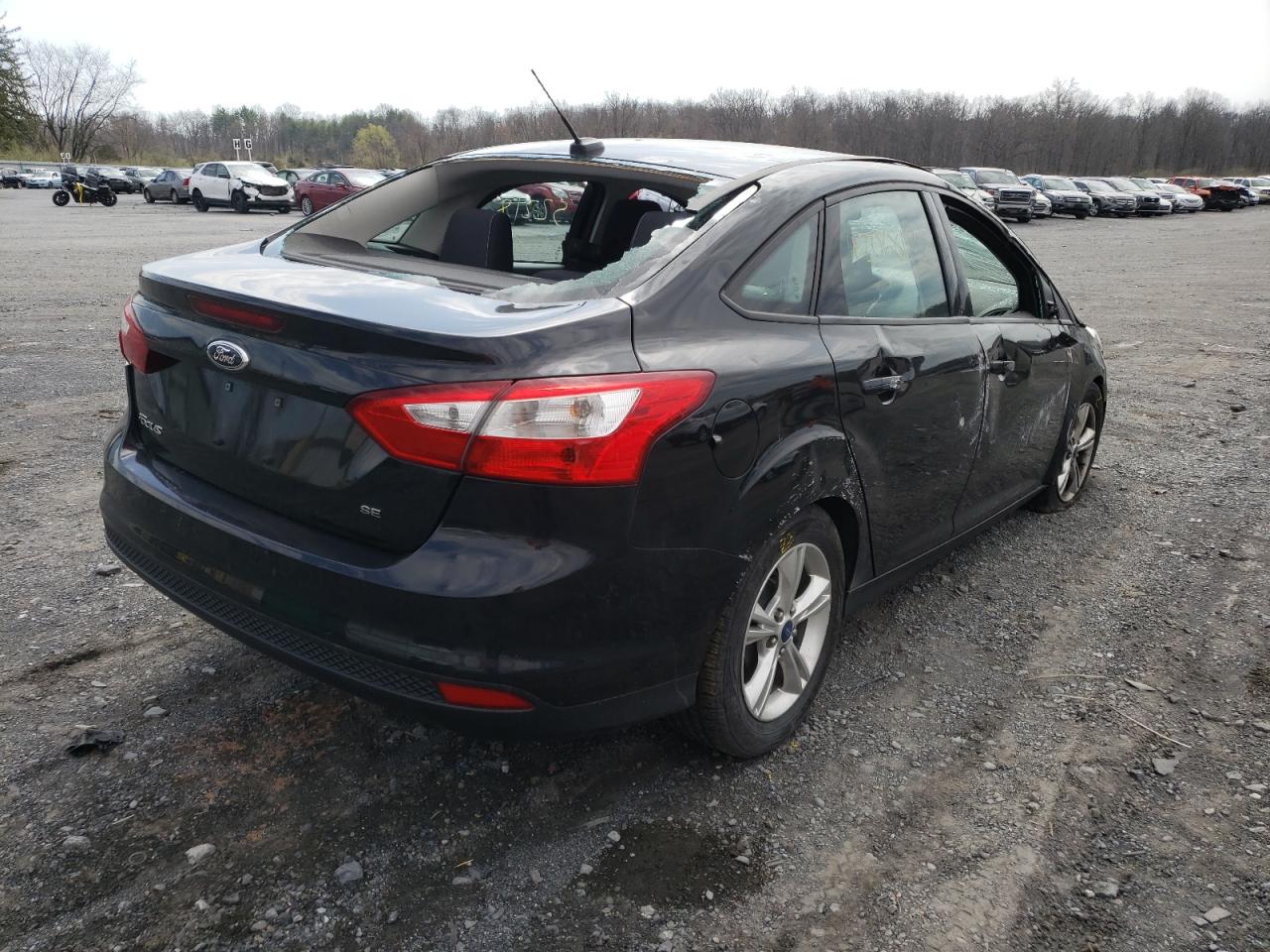 Photo 4 from auction – 2014 FORD FOCUS SE with VIN 1FADP3F24EL243359