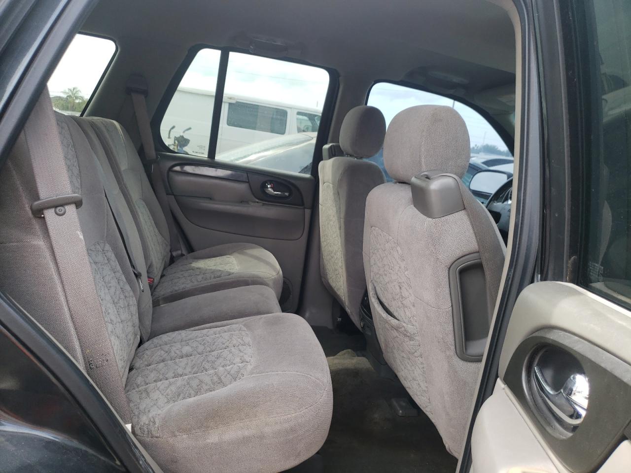 Photo 6 from auction – 2004 GMC ENVOY with VIN 1GKDS13S942291935