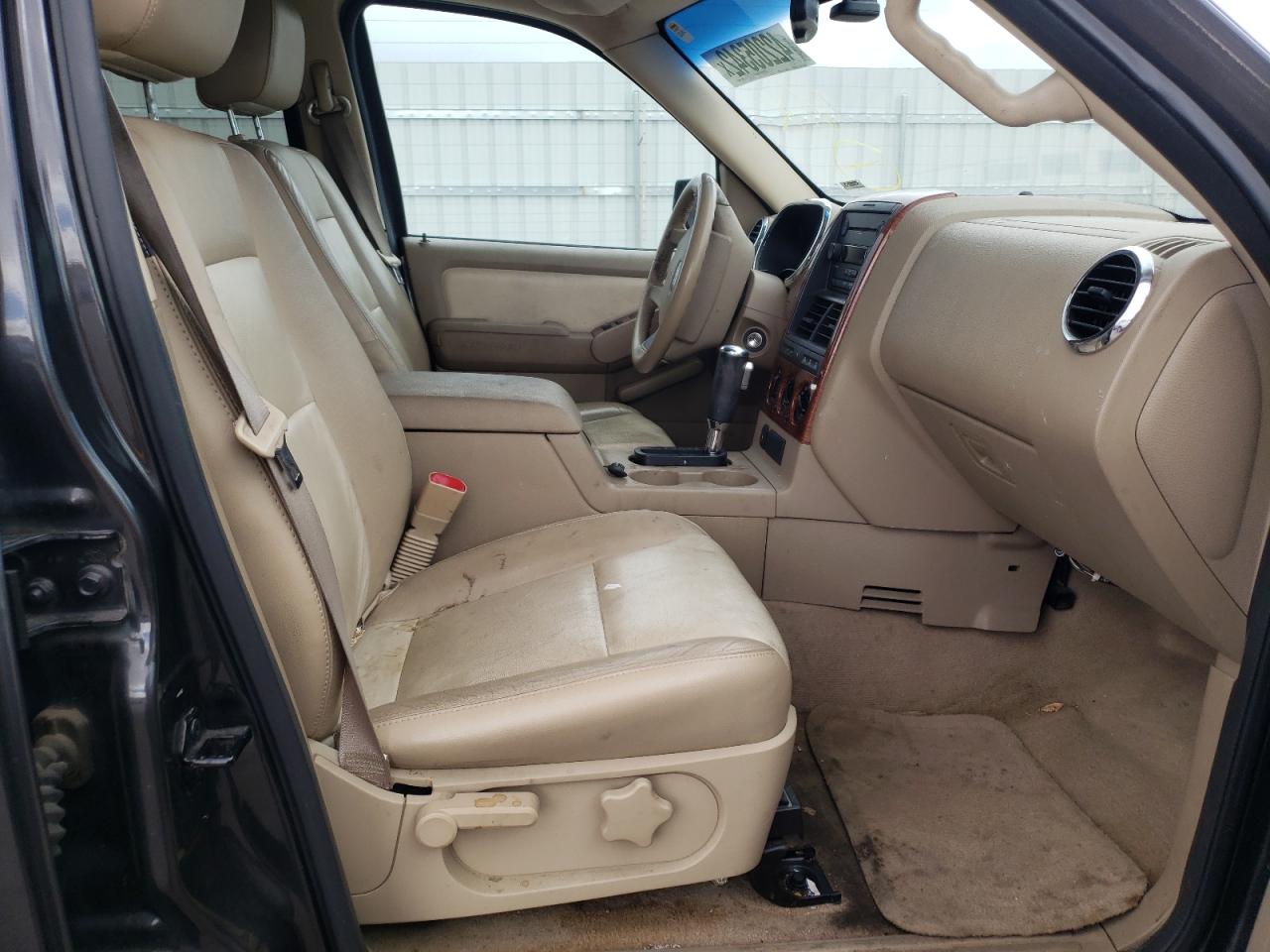 Photo 5 from auction – 2007 FORD EXPLORER E with VIN 1FMEU74827UB00053