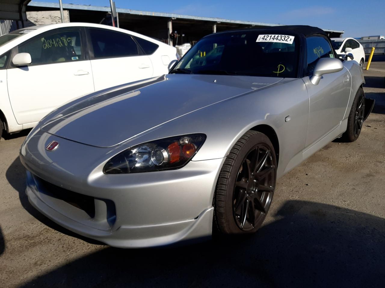 Photo 2 from auction – 2006 HONDA S2000 with VIN JHMAP21496S000328
