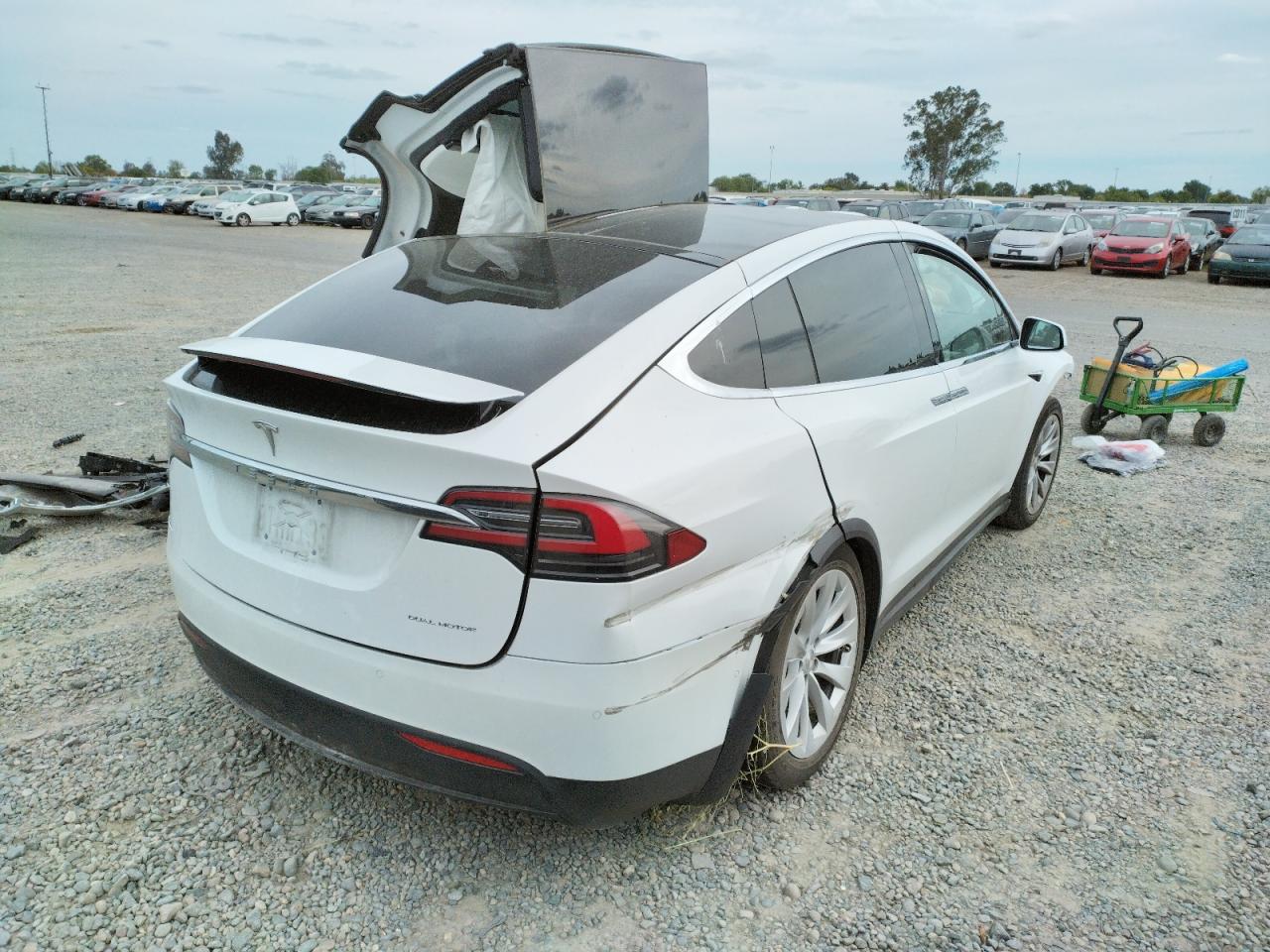 Photo 4 from auction – 2021 TESLA MODEL X with VIN 5YJXCDE23MF321920