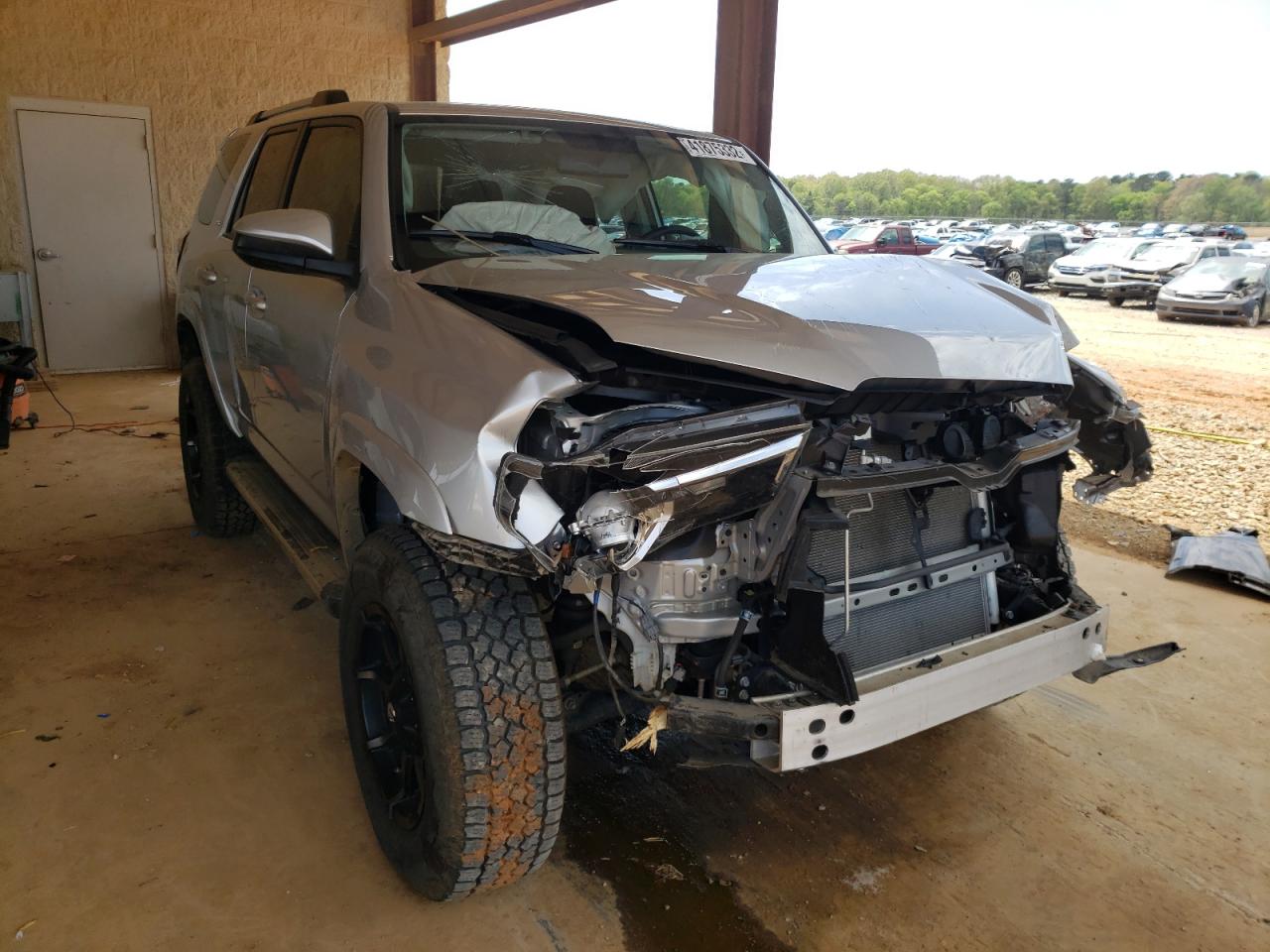 TOYOTA 4RUNNER SR 2019 with VIN JTEZU5JR9K5203721 - Photo from auction