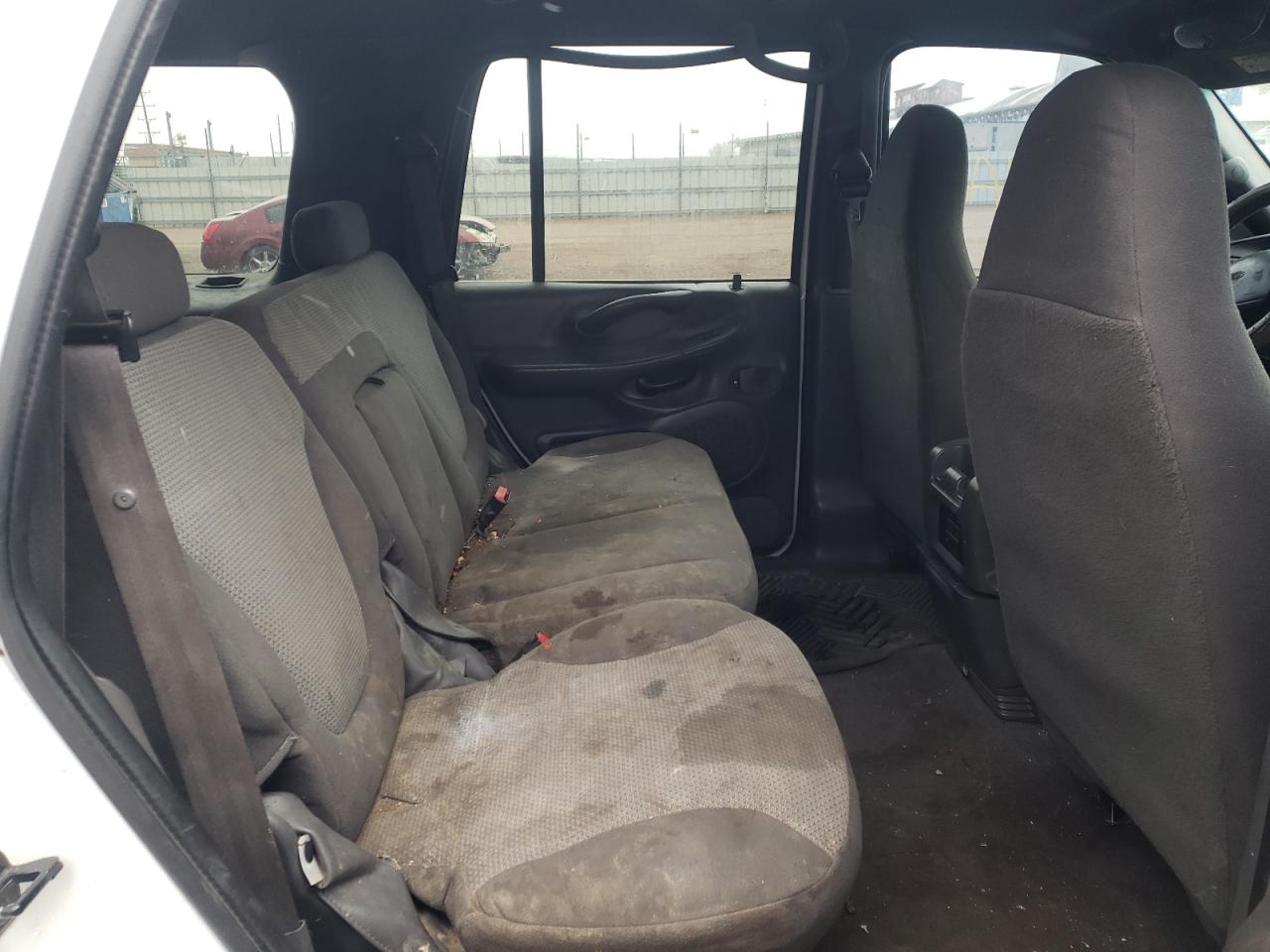 Photo 6 from auction – 2000 FORD EXPEDITION with VIN 1FMPU16L7YLA88612