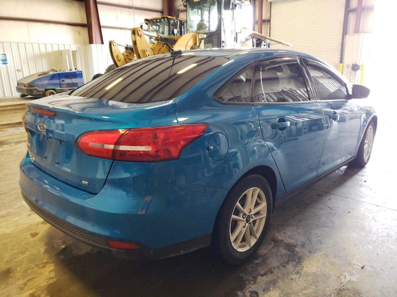 Photo 4 from auction – 2017 FORD FOCUS SE with VIN 1FADP3F29HL203055