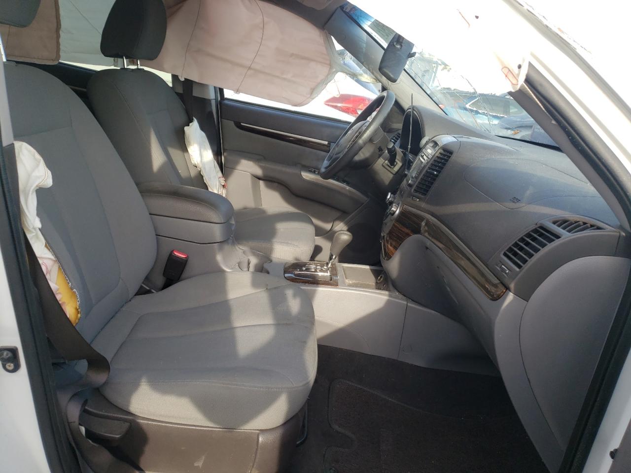Photo 5 from auction – 2010 HYUNDAI SANTA FE G with VIN 5NMSG3AB4AH340565