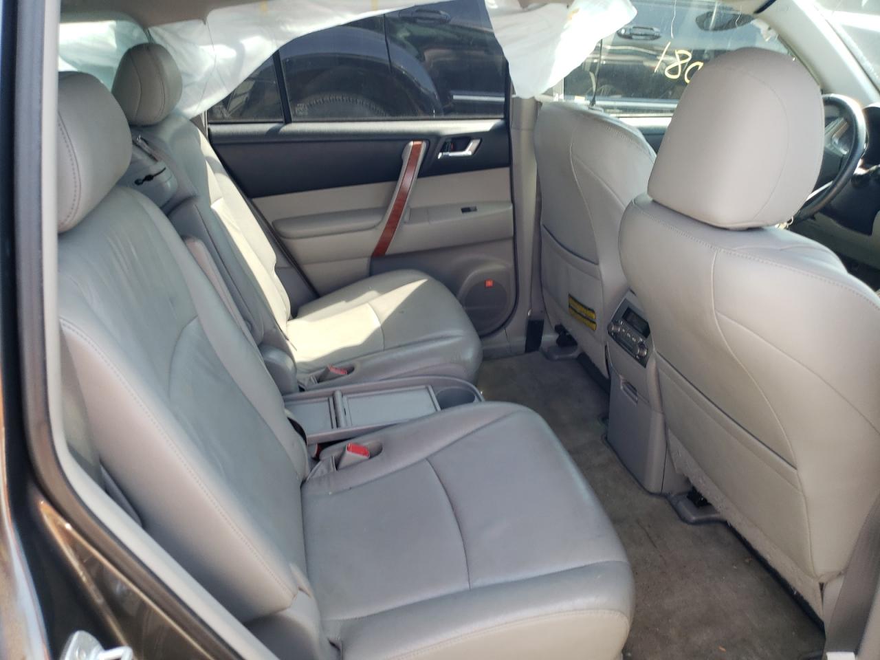 Photo 6 from auction – 2010 TOYOTA HIGHLANDER with VIN JTEDK3EH3A2162699