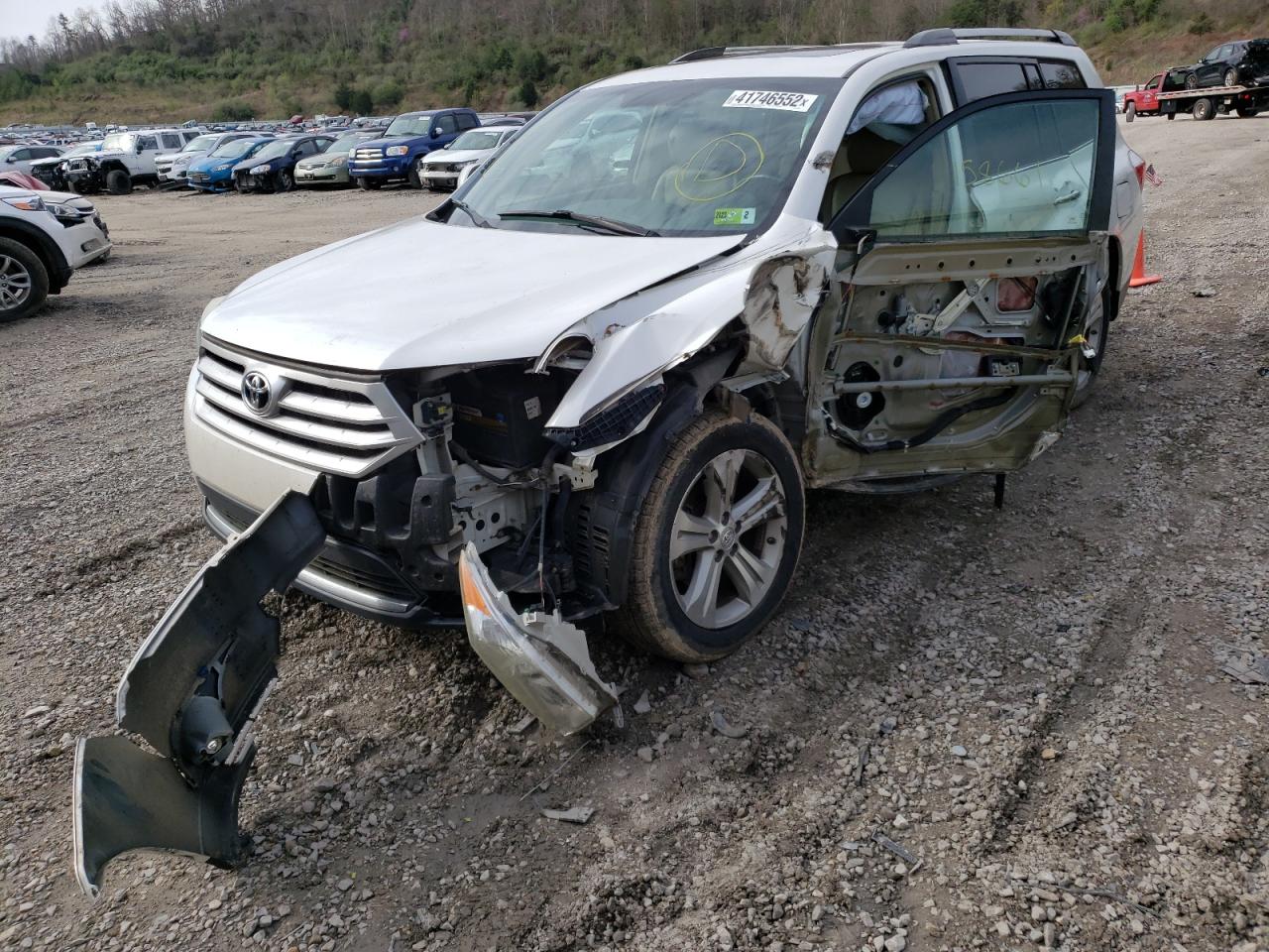 Photo 2 from auction – 2013 TOYOTA HIGHLANDER with VIN 5TDDK3EH3DS204807