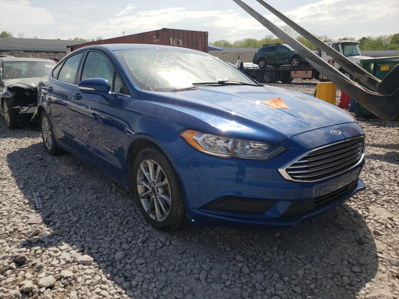 FORD FUSION SE 2017 with VIN 3FA6P0LU7HR286533 - Photo from auction