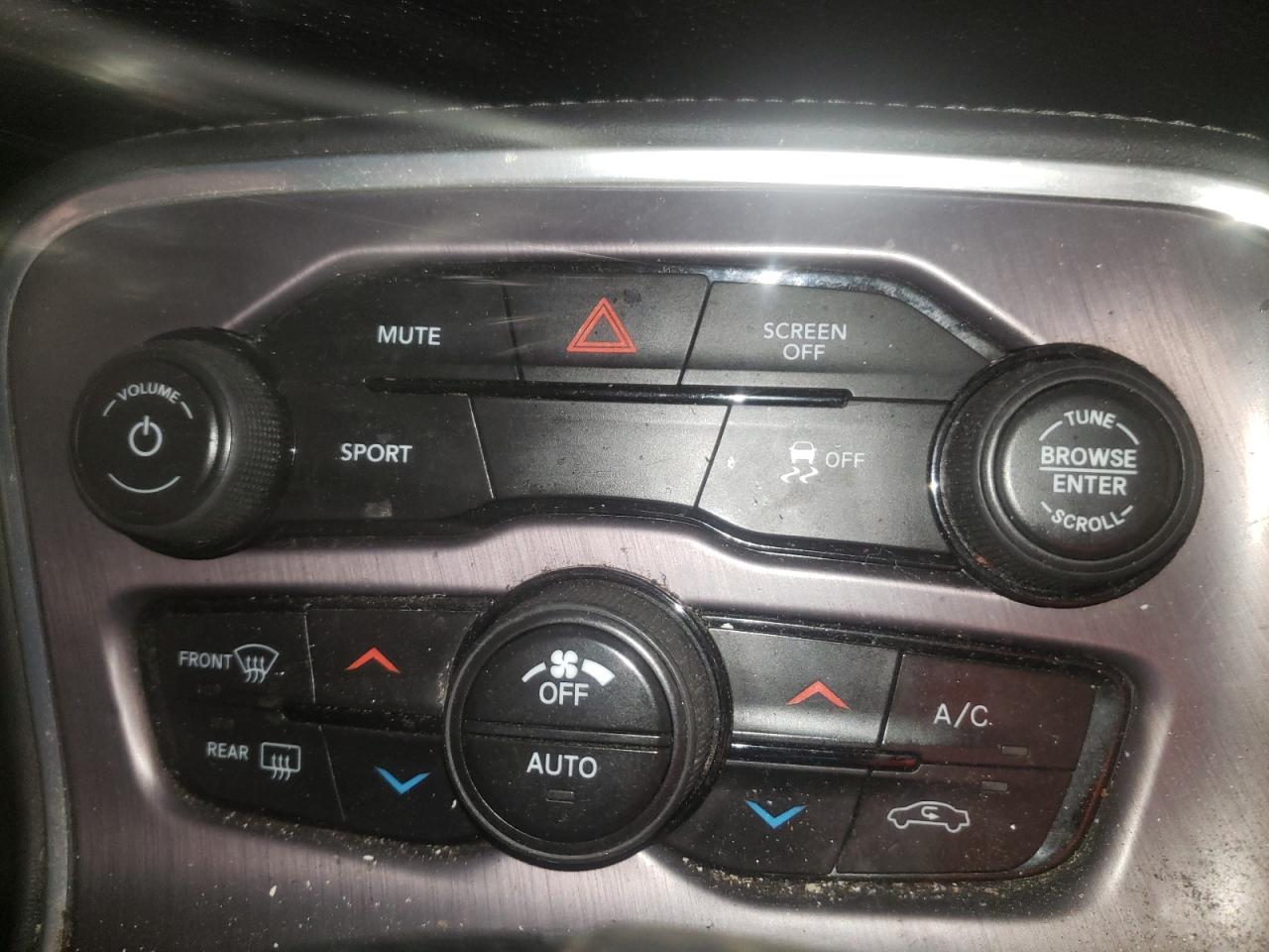 Photo 9 from auction – 2018 DODGE CHALLENGER with VIN 2C3CDZAG1JH111367