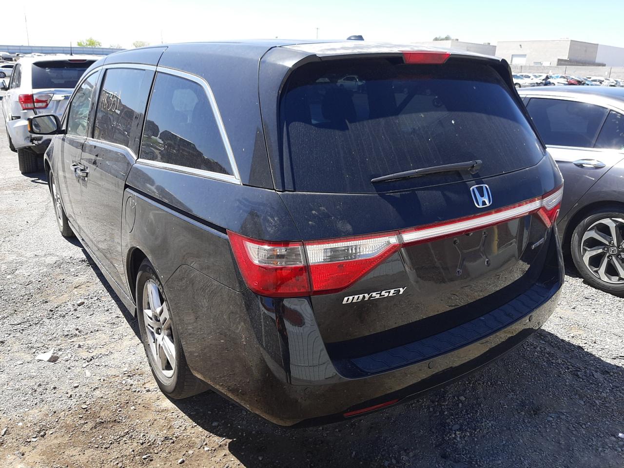 Photo 3 from auction – 2011 HONDA ODYSSEY TO with VIN 5FNRL5H98BB022086