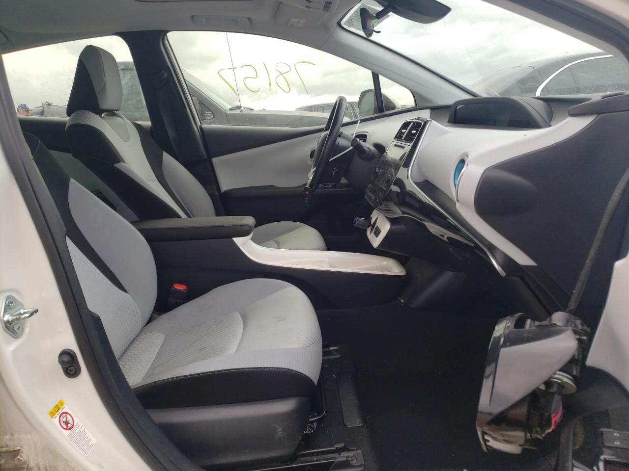 Photo 5 from auction – 2018 TOYOTA PRIUS with VIN JTDKARFU2J3055019