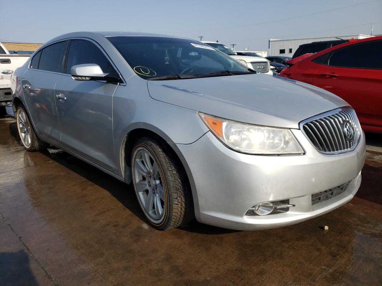 BUICK LACROSSE 2013 مع رقم تعريف المركبة 1G4GC5E32DF153578 - صورة من المزاد