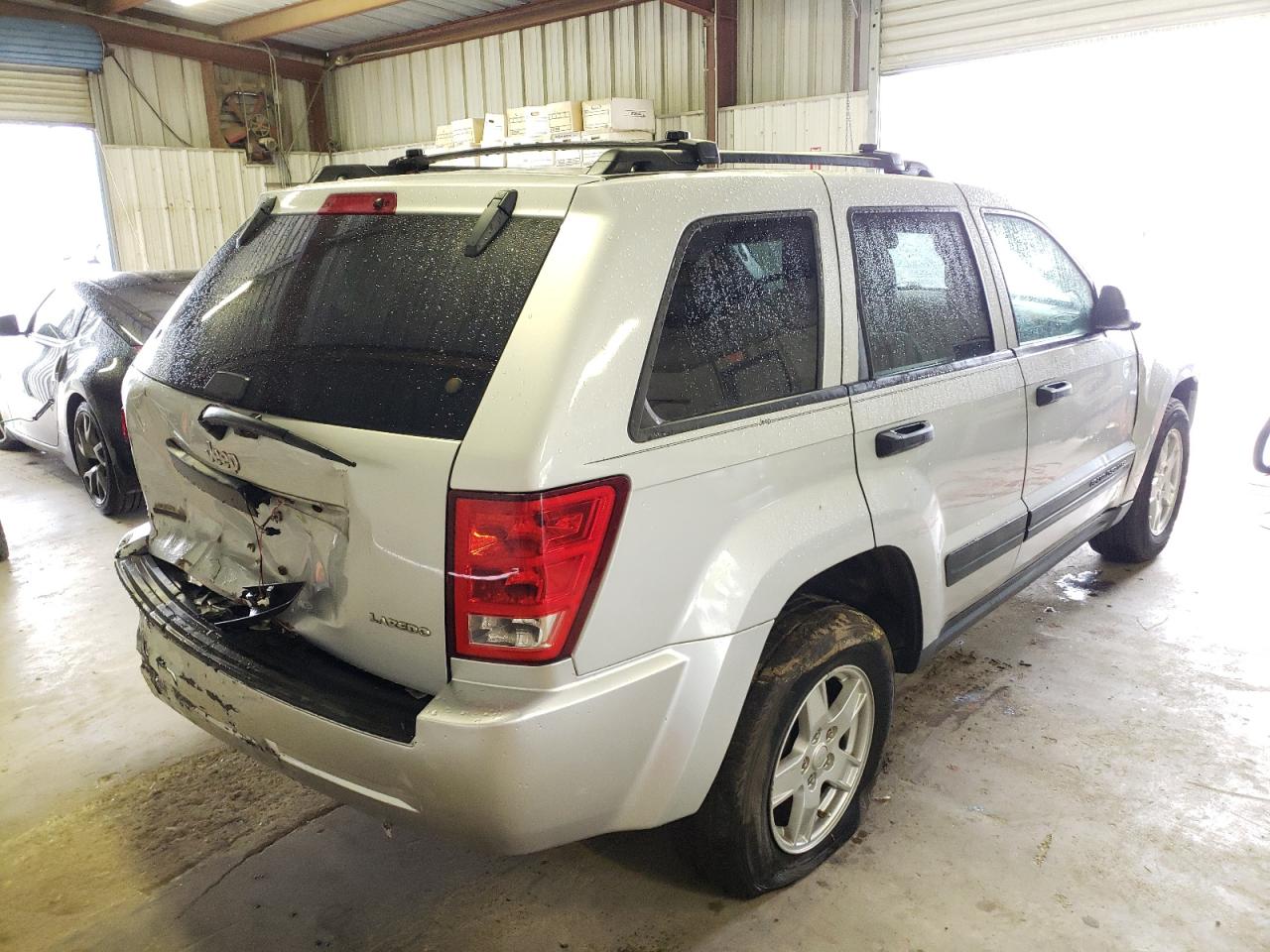 Photo 4 from auction – 2005 JEEP LAREDO with VIN 1J8GS48K25C639291