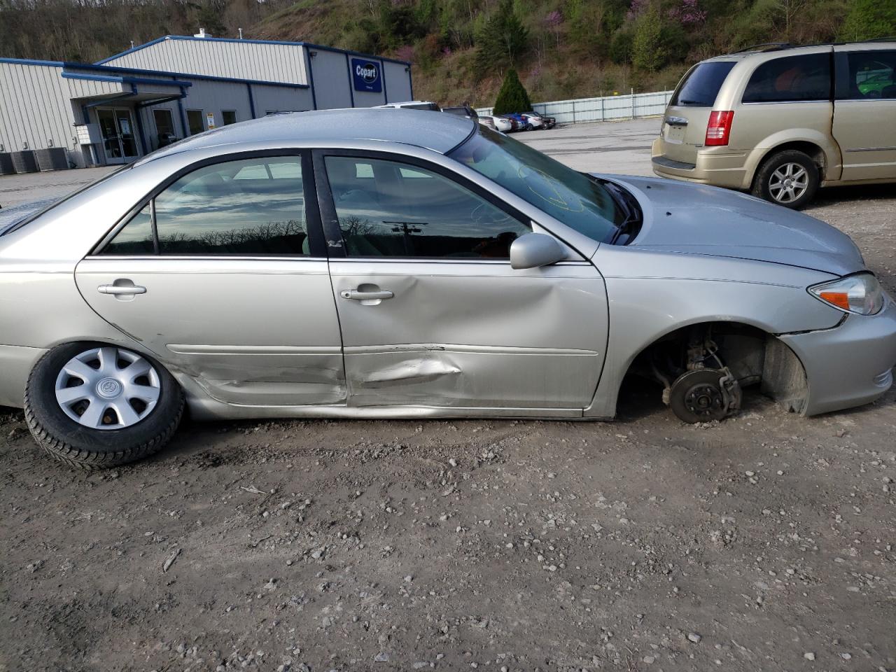 Photo 9 from auction – 2004 TOYOTA CAMRY LE with VIN 4T1BE32K44U836687