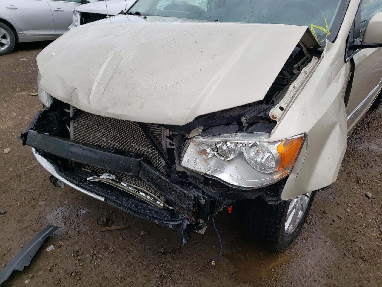 Photo 9 from auction – 2014 CHRYSLER TOWN & COU with VIN 2C4RC1BG9ER160101