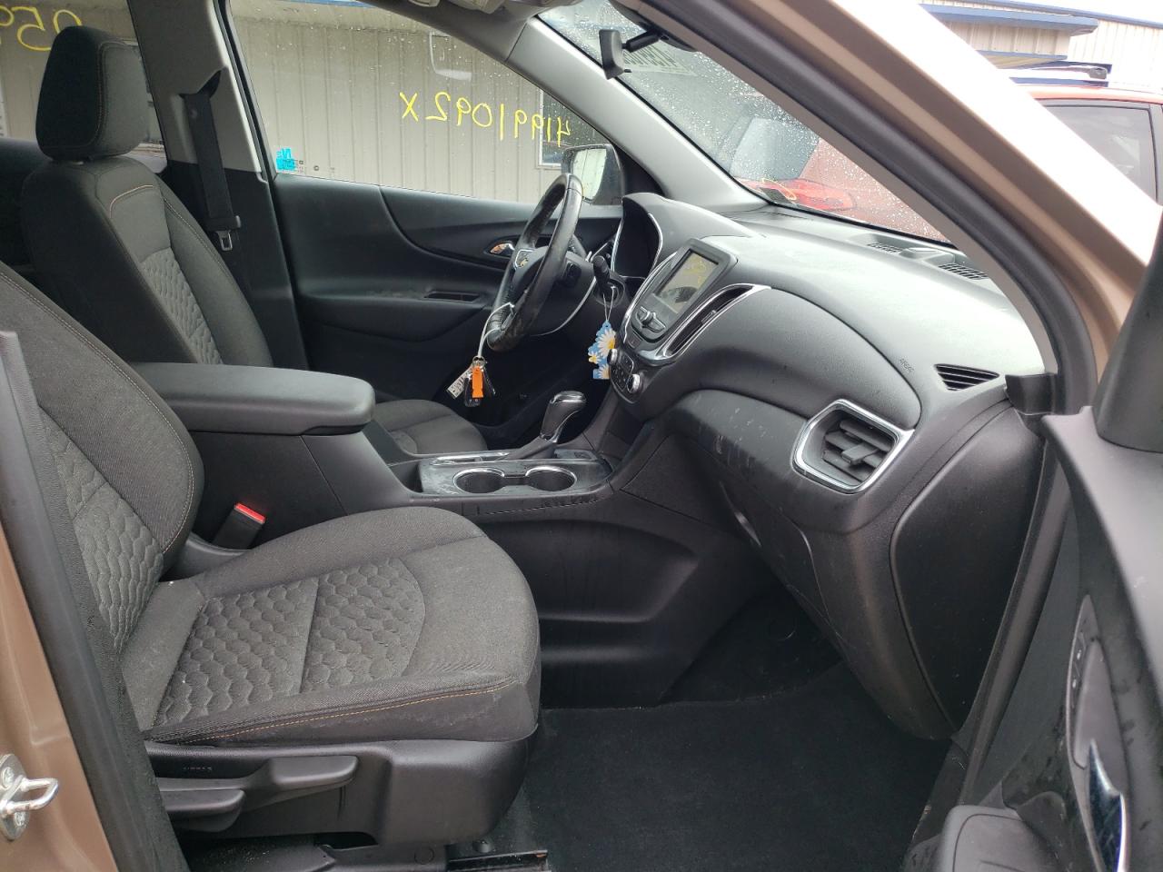 Photo 5 from auction – 2019 CHEVROLET EQUINOX LT with VIN 2GNAXUEVXK6162117