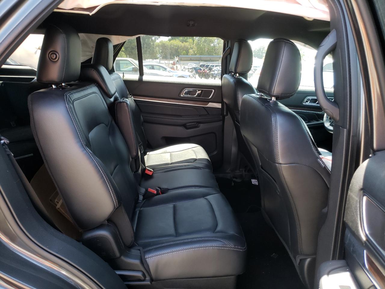 Photo 6 from auction – 2019 FORD EXPLORER L with VIN 1FM5K7F87KGB11687