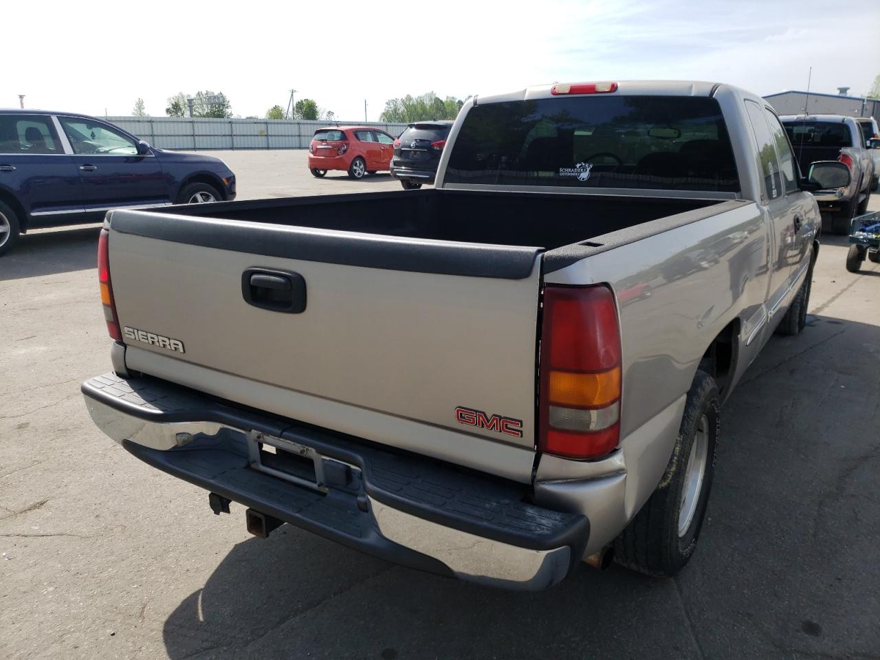 Photo 4 from auction – 2002 GMC NEW SIERRA with VIN 2GTEC19T321354716