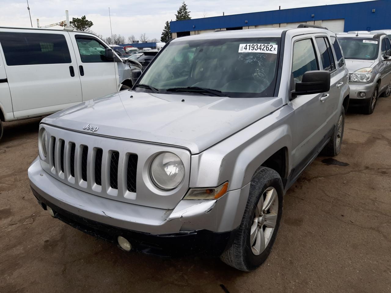 Photo 2 from auction – 2012 JEEP PATRIOT SP with VIN 1C4NJRBBXCD578321