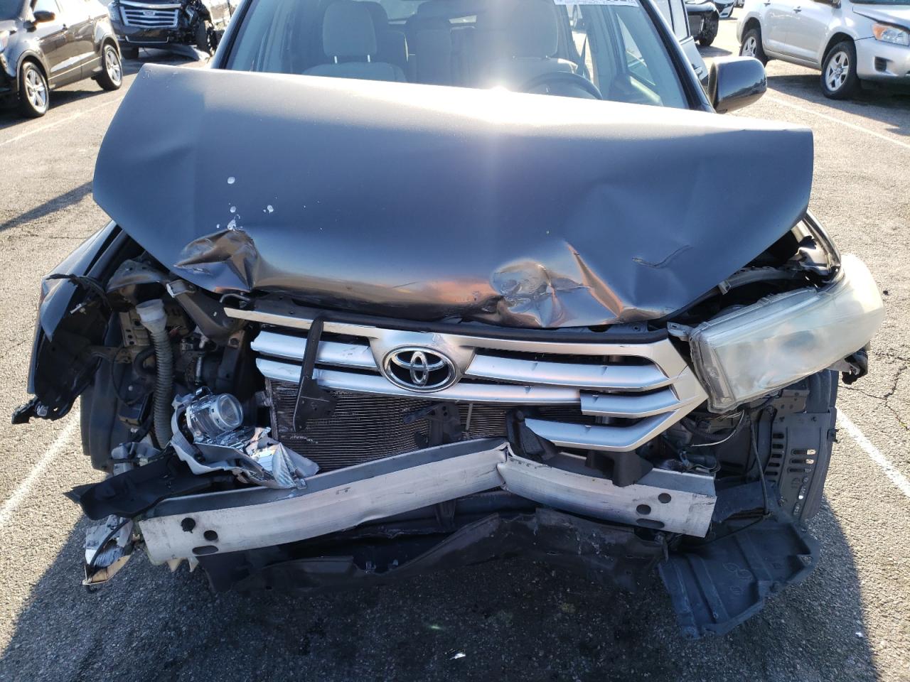 Photo 7 from auction – 2012 TOYOTA HIGHLANDER with VIN 5TDZK3EH5CS057653