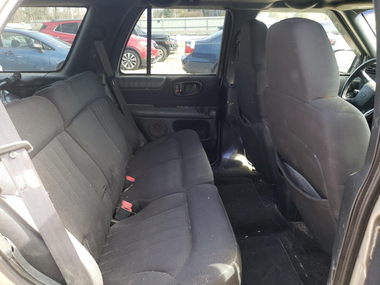 Photo 6 from auction – 2003 CHEVROLET BLAZER with VIN 1GNDT13X23K146553