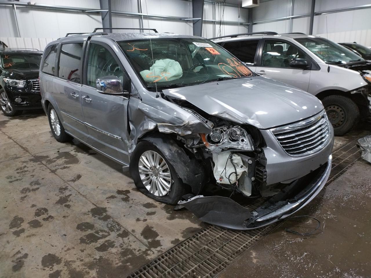 CHRYSLER TOWN & COU 2014 with VIN 2C4RC1GG0ER377867 - Photo from auction