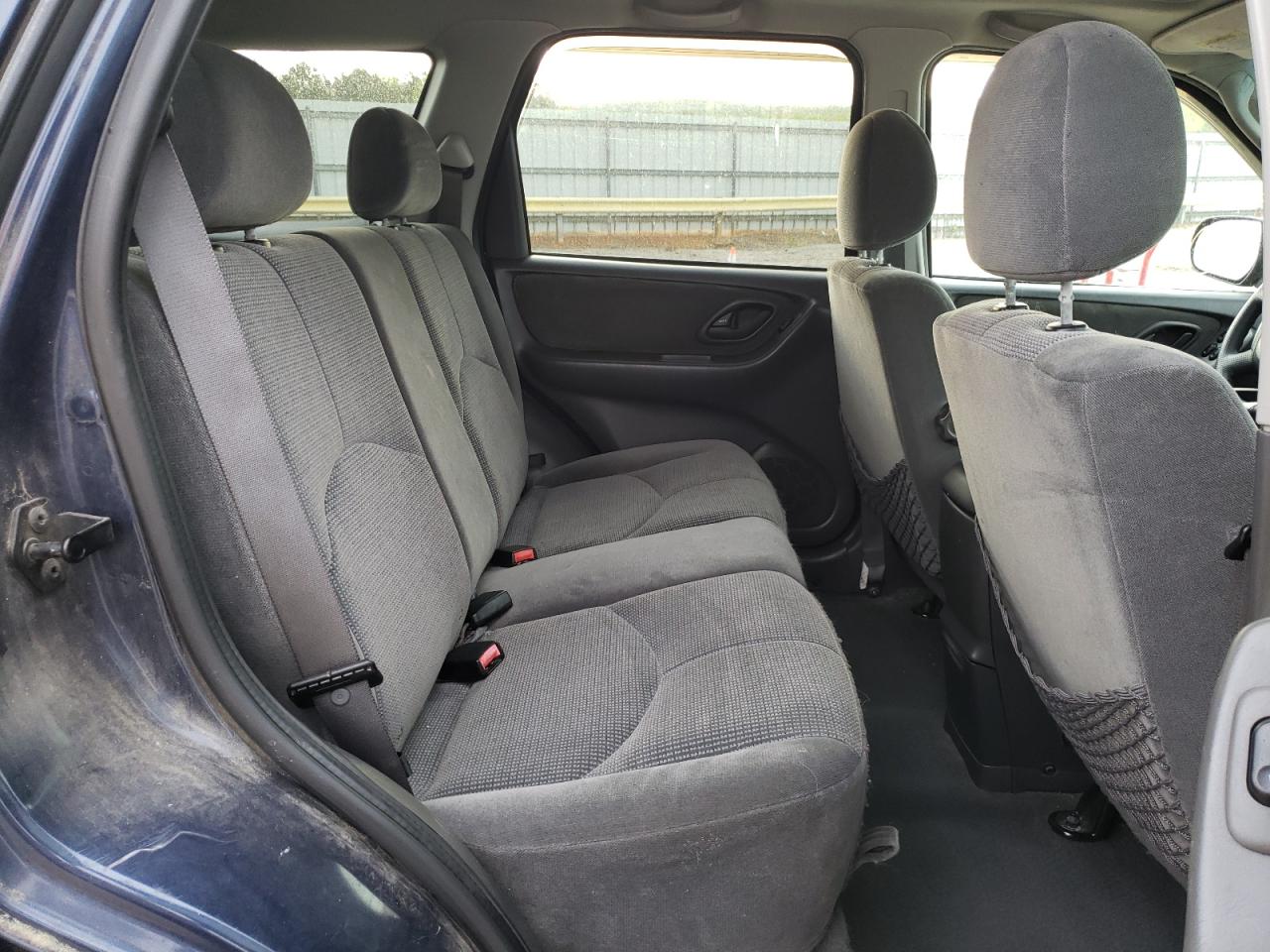 Photo 6 from auction – 2004 MAZDA TRIBUTE with VIN 4F2YZ94174KM27377