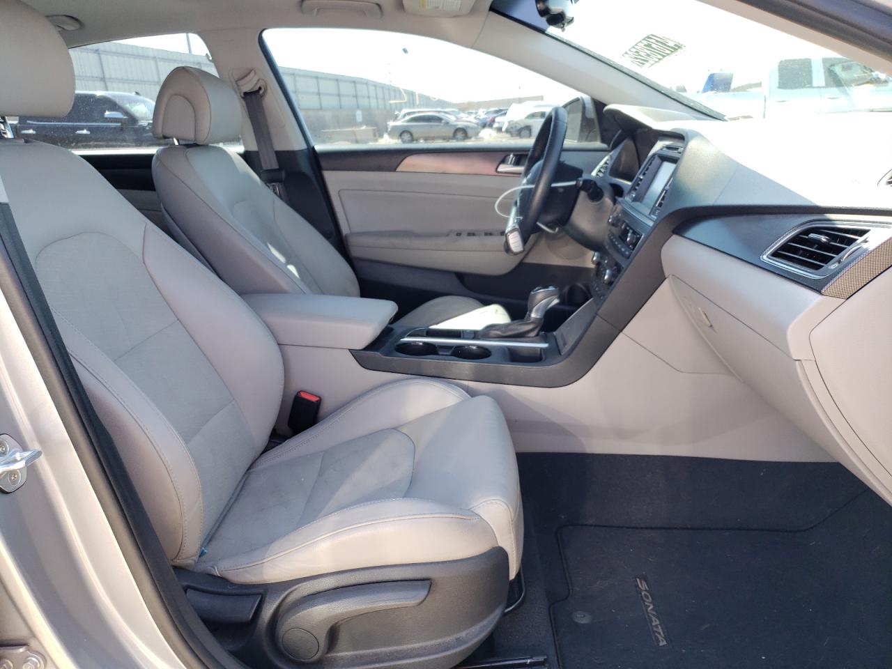 Photo 5 from auction – 2017 HYUNDAI SONATA SPO with VIN 5NPE34AF7HH574200