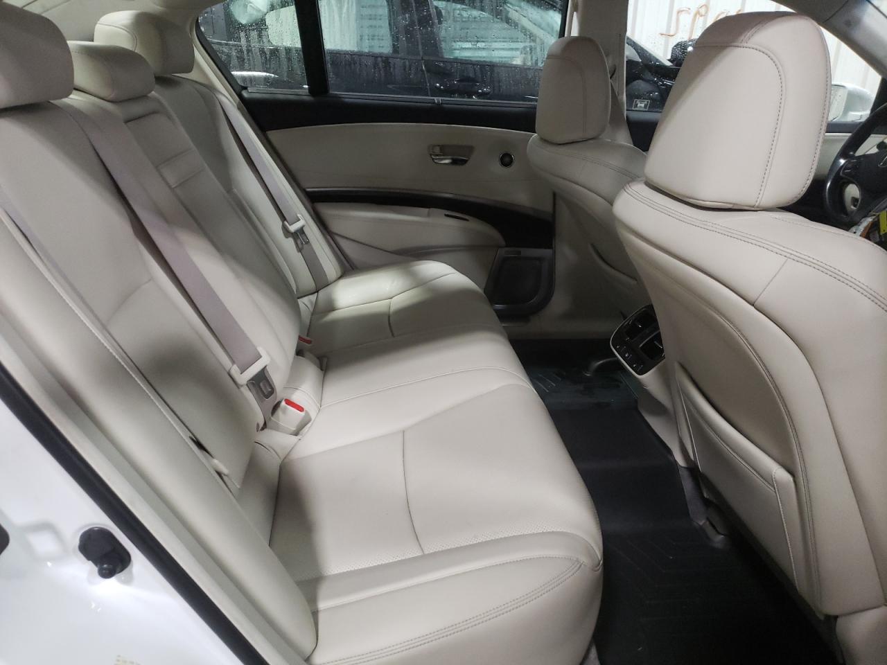 Photo 6 from auction – 2014 ACURA RLX ADVANC with VIN JH4KC1F94EC001300