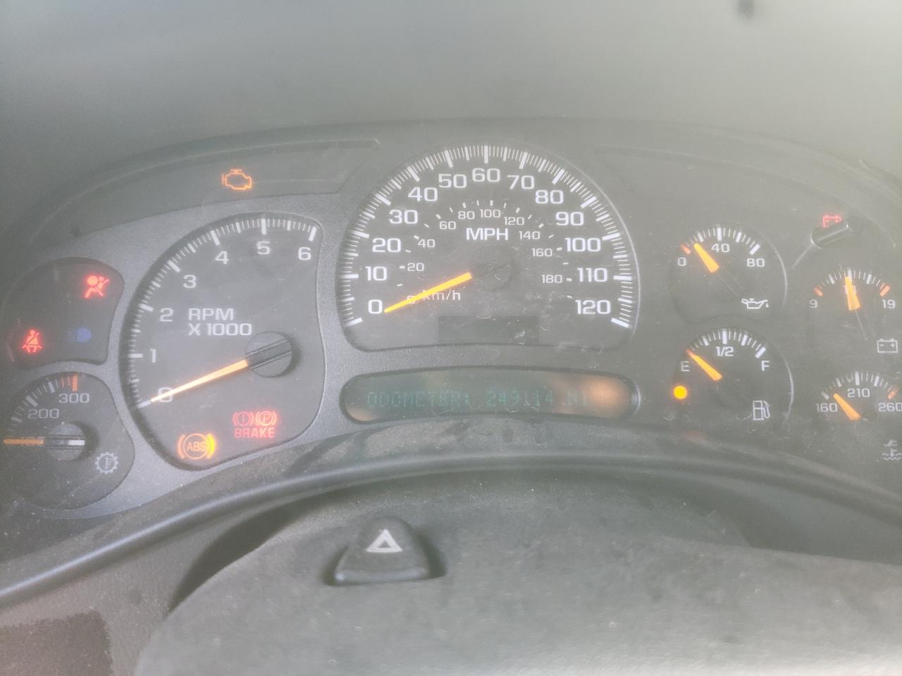 Photo 8 from auction – 2005 GMC SIERRA C25 with VIN 1GTHC29UX5E286543