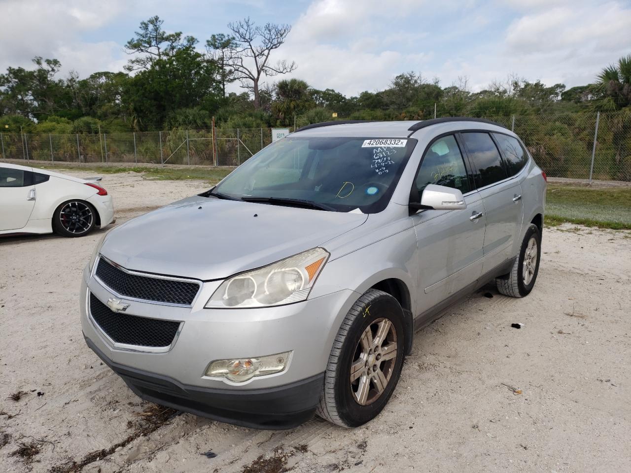 Photo 2 from auction – 2012 CHEVROLET TRAVERSE L with VIN 1GNKVJED1CJ190876