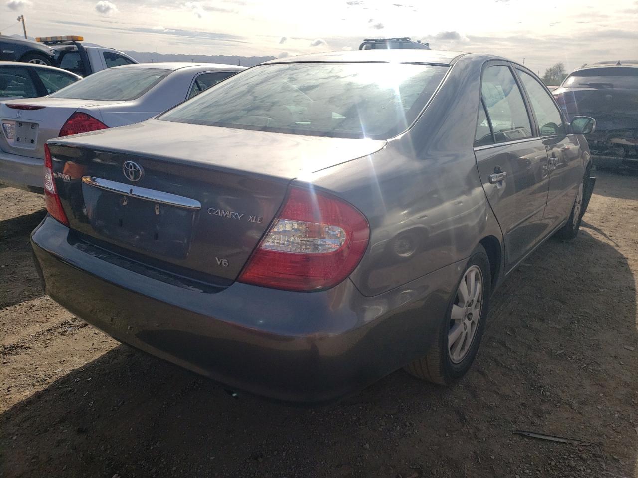 Photo 4 from auction – 2003 TOYOTA CAMRY LE with VIN 4T1BF30K43U564219