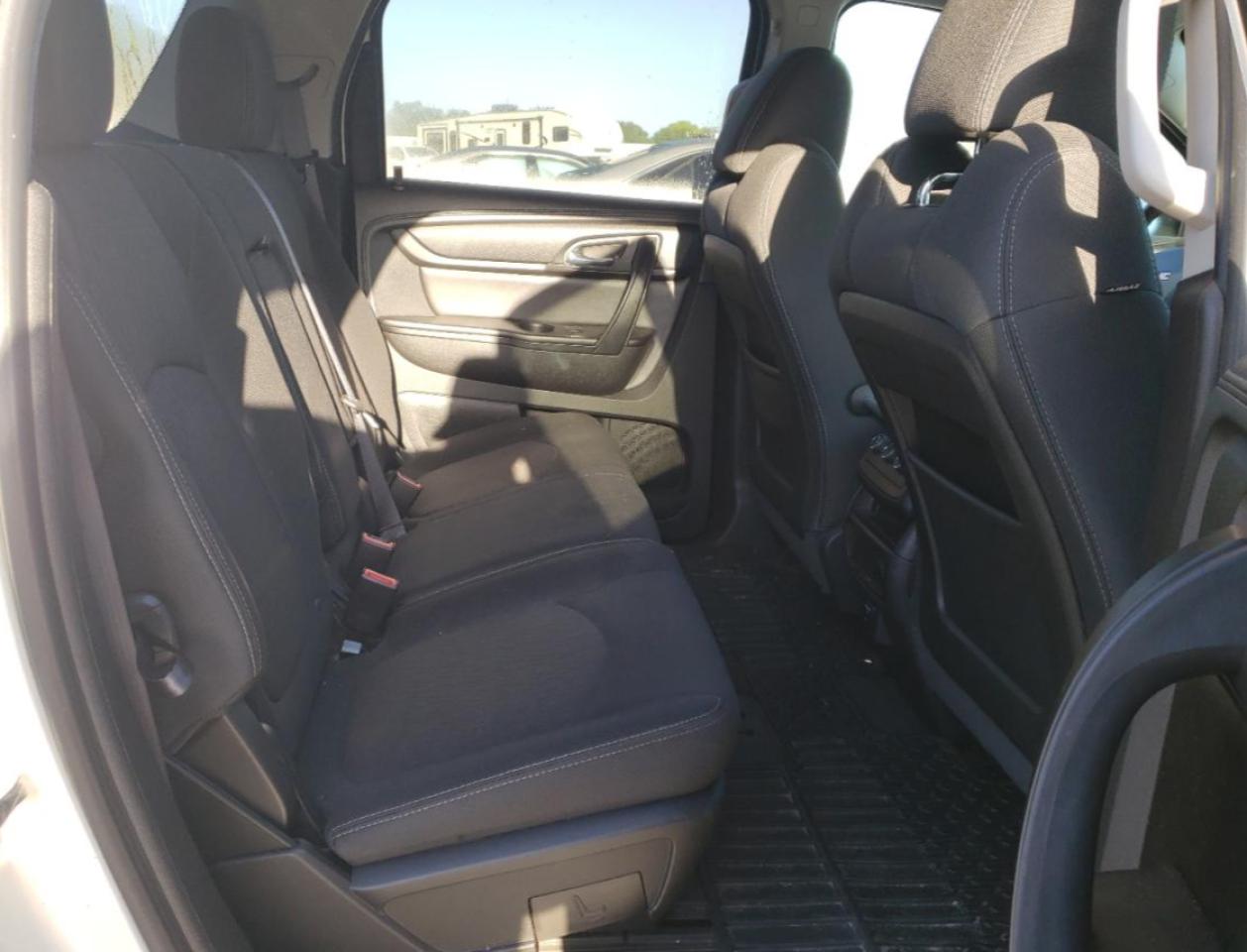 Photo 6 from auction – 2015 GMC ACADIA SLE with VIN 1GKKVNED7FJ104950