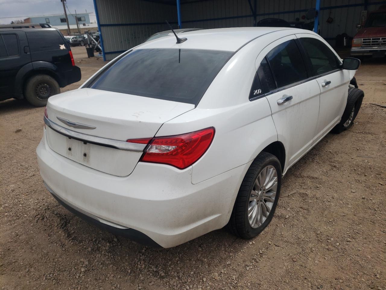Photo 4 from auction – 2012 CHRYSLER 200 LIMITE with VIN 1C3CCBCG5CN241475