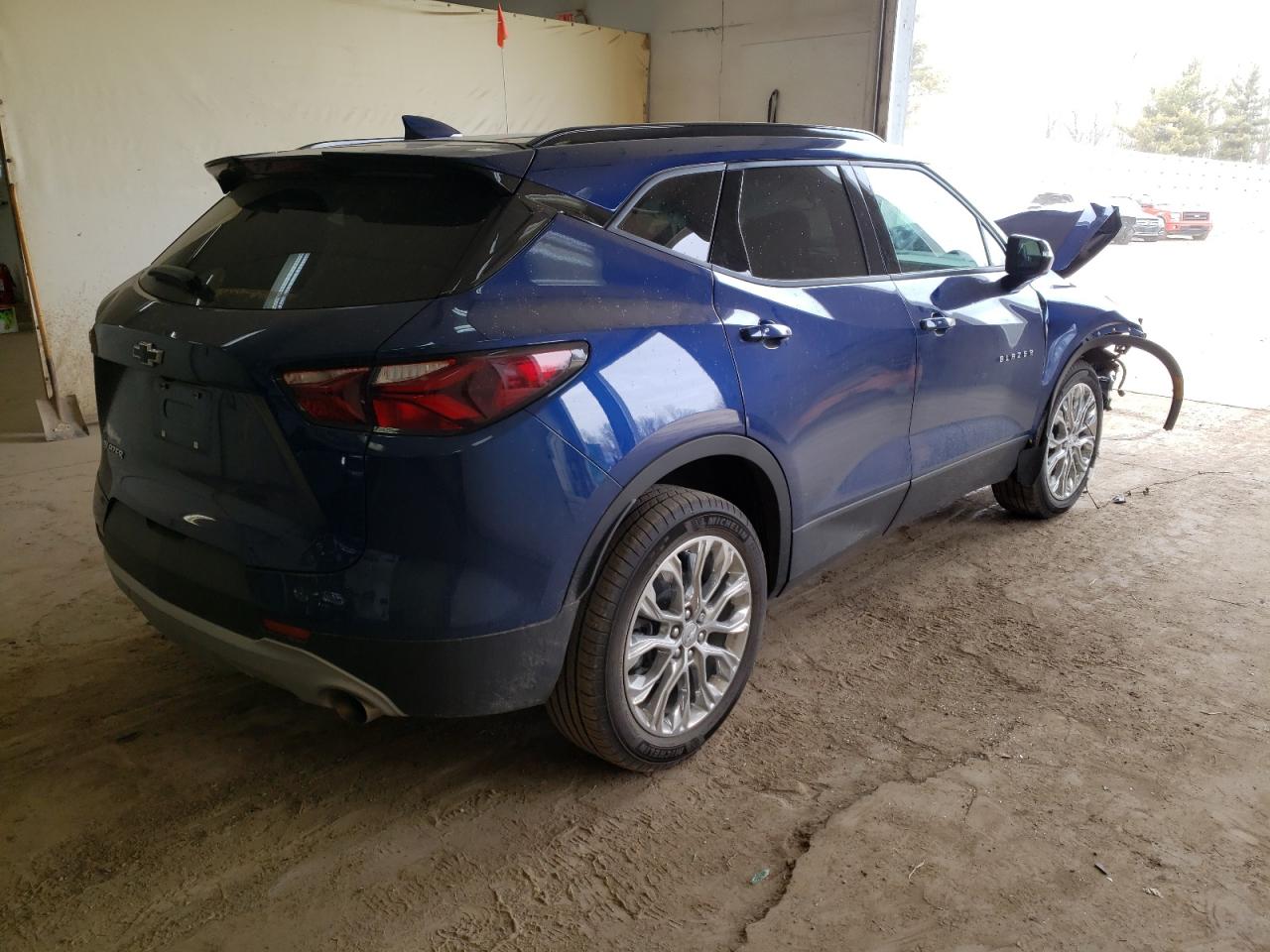 Photo 4 from auction – 2022 CHEVROLET BLAZER 2LT with VIN 3GNKBCR44NS118862