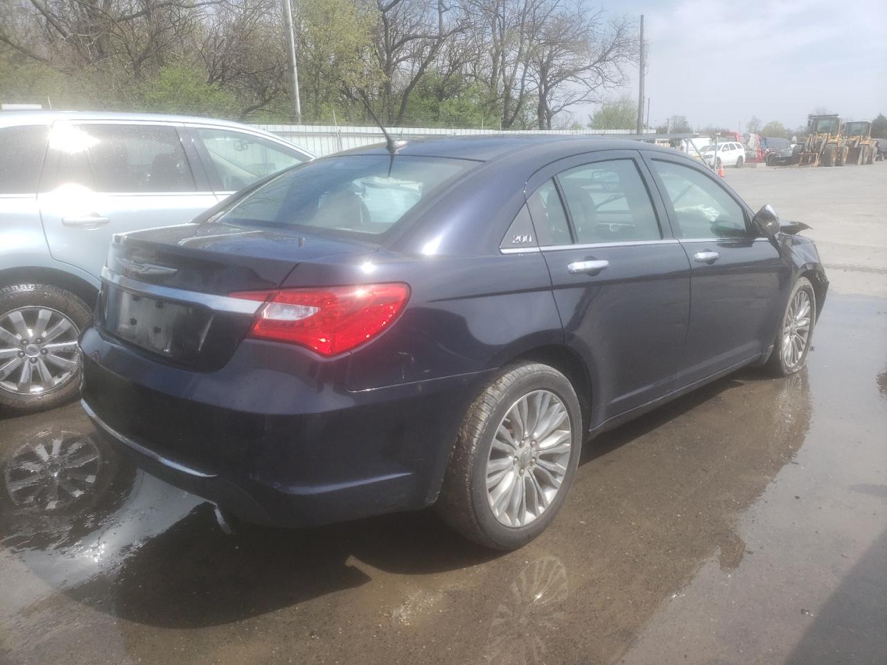 Photo 4 from auction – 2012 CHRYSLER 200 LIMITE with VIN 1C3CCBCB5CN305678